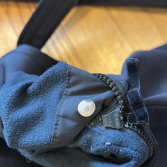 Lululemon belted softshell jacket - Picture 4 of 8